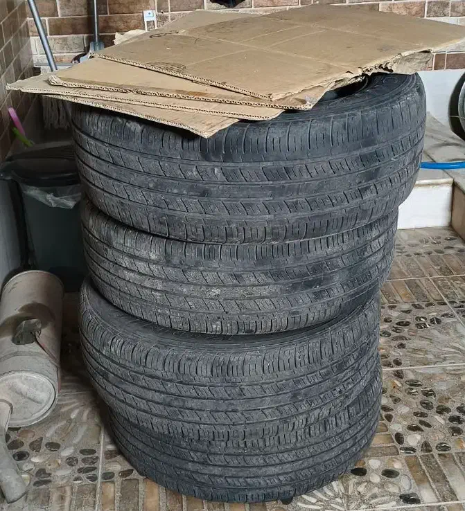 لاستیک پهن ۷۰ درصد|قطعات یدکی و لوازم جانبی|کاشان, قطب راوندی|دیوار