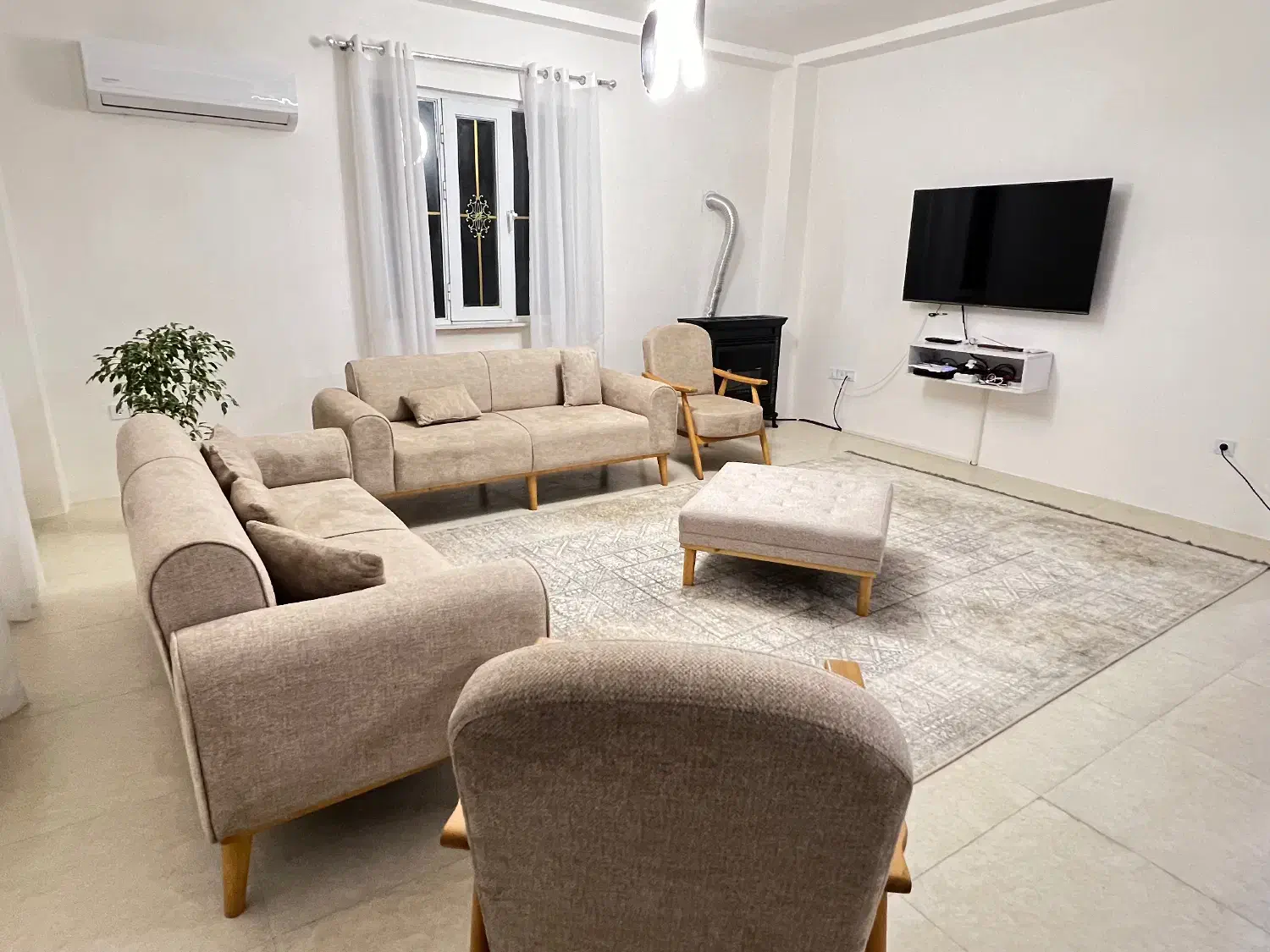 ویلا صفر پای کوه|اجارهٔ کوتاه‌مدت ویلا و باغ|رشت, لاکان|دیوار