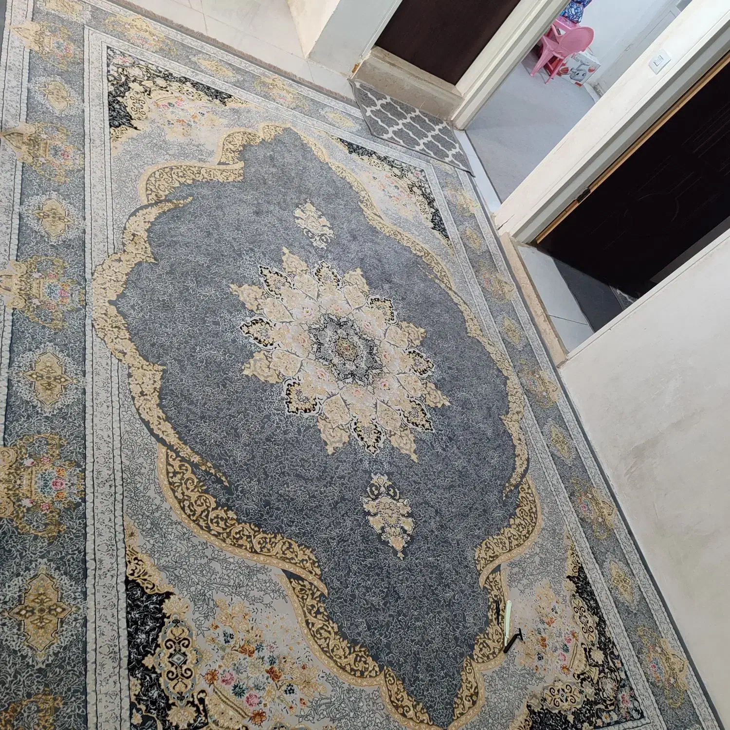 دو عدد فرش 9 متری و یک عدد چهار متری|فرش|بومهن, |دیوار