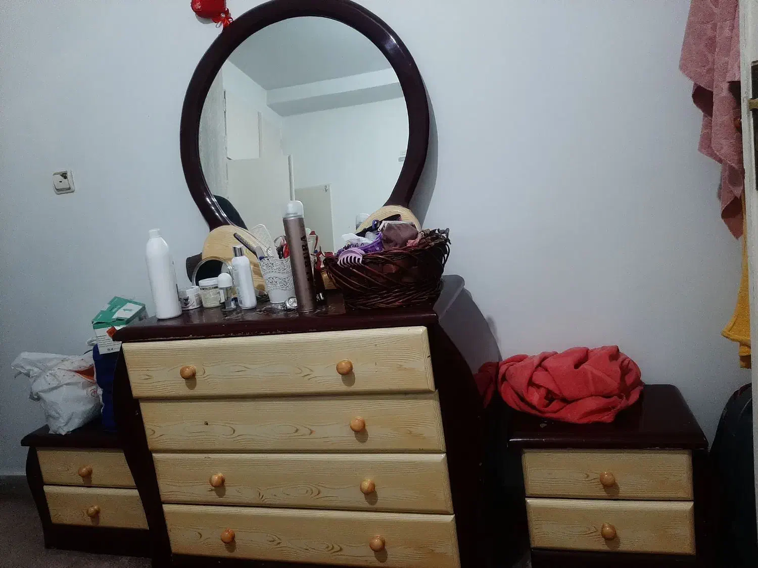 میز توالت و تخت خواب|تخت و سرویس خواب|فردیس, نسترن شرقی|دیوار