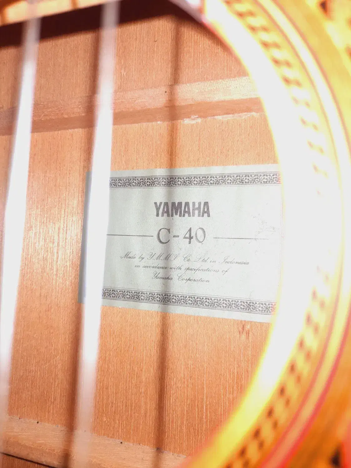 گیتار یاماها c40|گیتار، بیس، امپلیفایر|رشت, پستک|دیوار