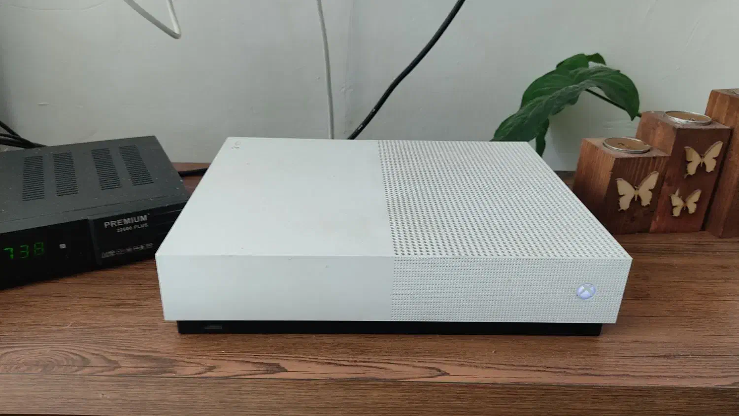 کنسول xbox one s در حد نو|کنسول، بازی ویدئویی و آنلاین|اصفهان, سعادت‌آباد|دیوار