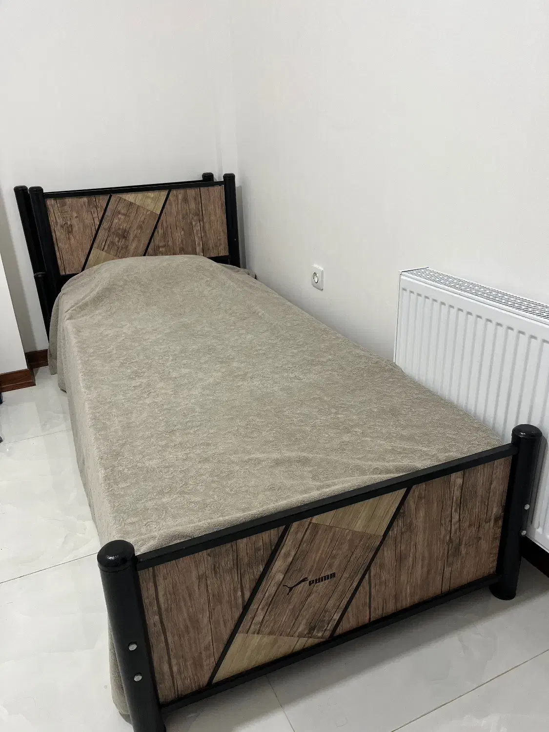 ۲ عدد تخت تک‌نفره پوما|تخت و سرویس خواب|هادی شهر, |دیوار