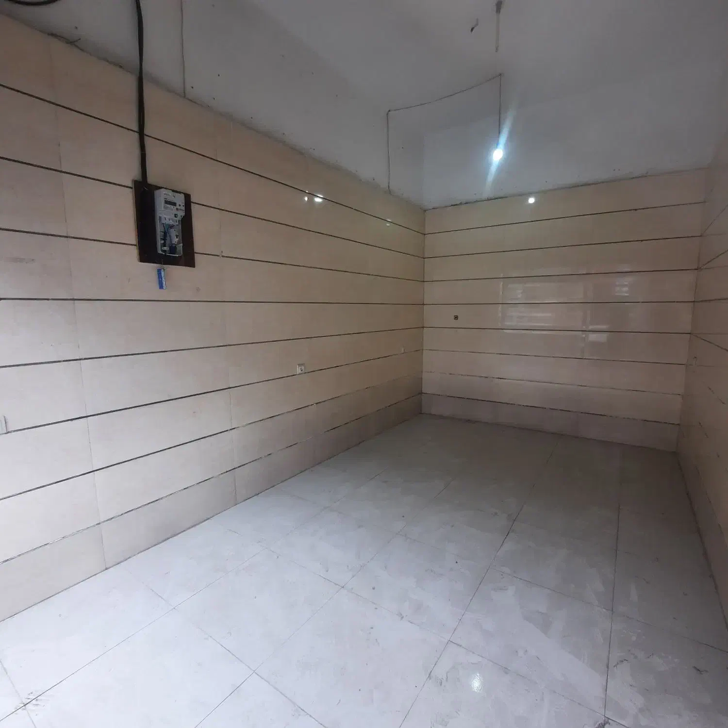 فروش مغازه ۱۸متری،لامپسازی خیابان نظری|فروش مغازه و غرفه|رشت, نظری|دیوار