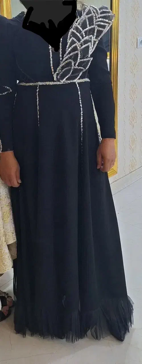 لباس مجلسی|لباس|نیشابور, گنبد سبز|دیوار