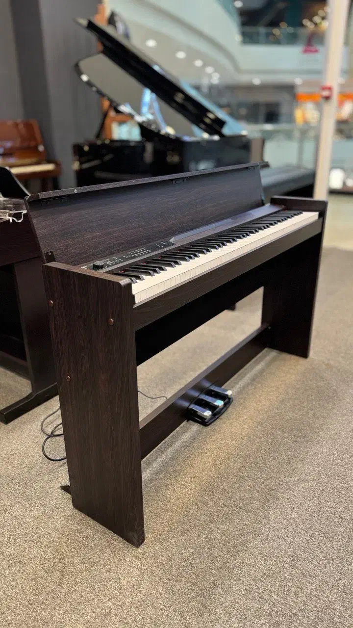 پیانو دیجیتال KORG|پیانو، کیبورد، آکاردئون|اصفهان, راه آهن|دیوار