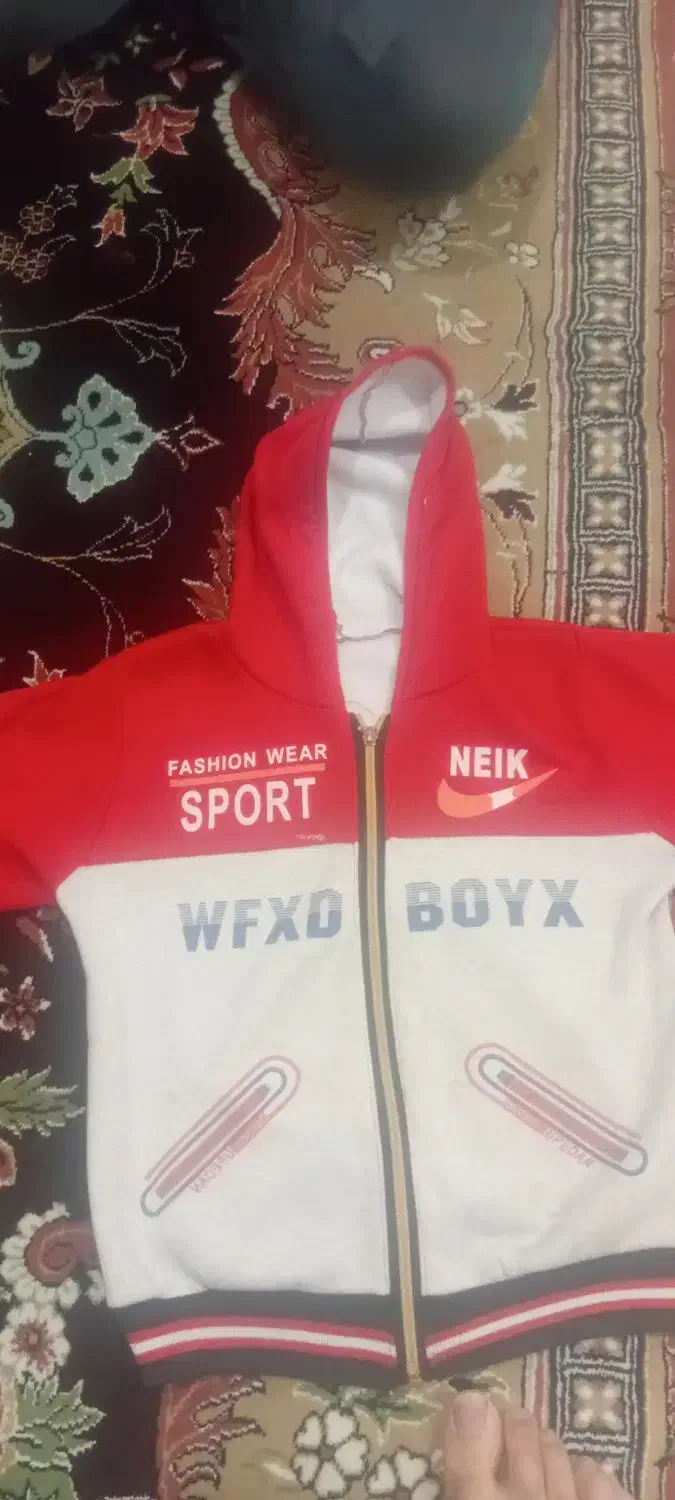 کابشن بچه گونه|کفش و لباس بچه|بن, |دیوار