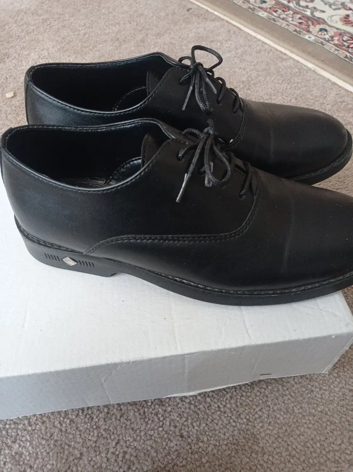 کت و شلوار پسرونه با پیراهن سفید کراوات|لباس|طبس, |دیوار