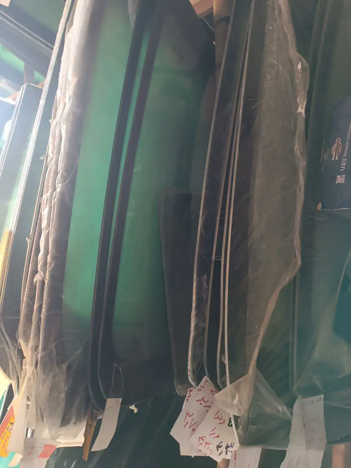 شیشه اتومبیل مفرد|قطعات یدکی و لوازم جانبی|محمدشهر, شهرک چمران|دیوار