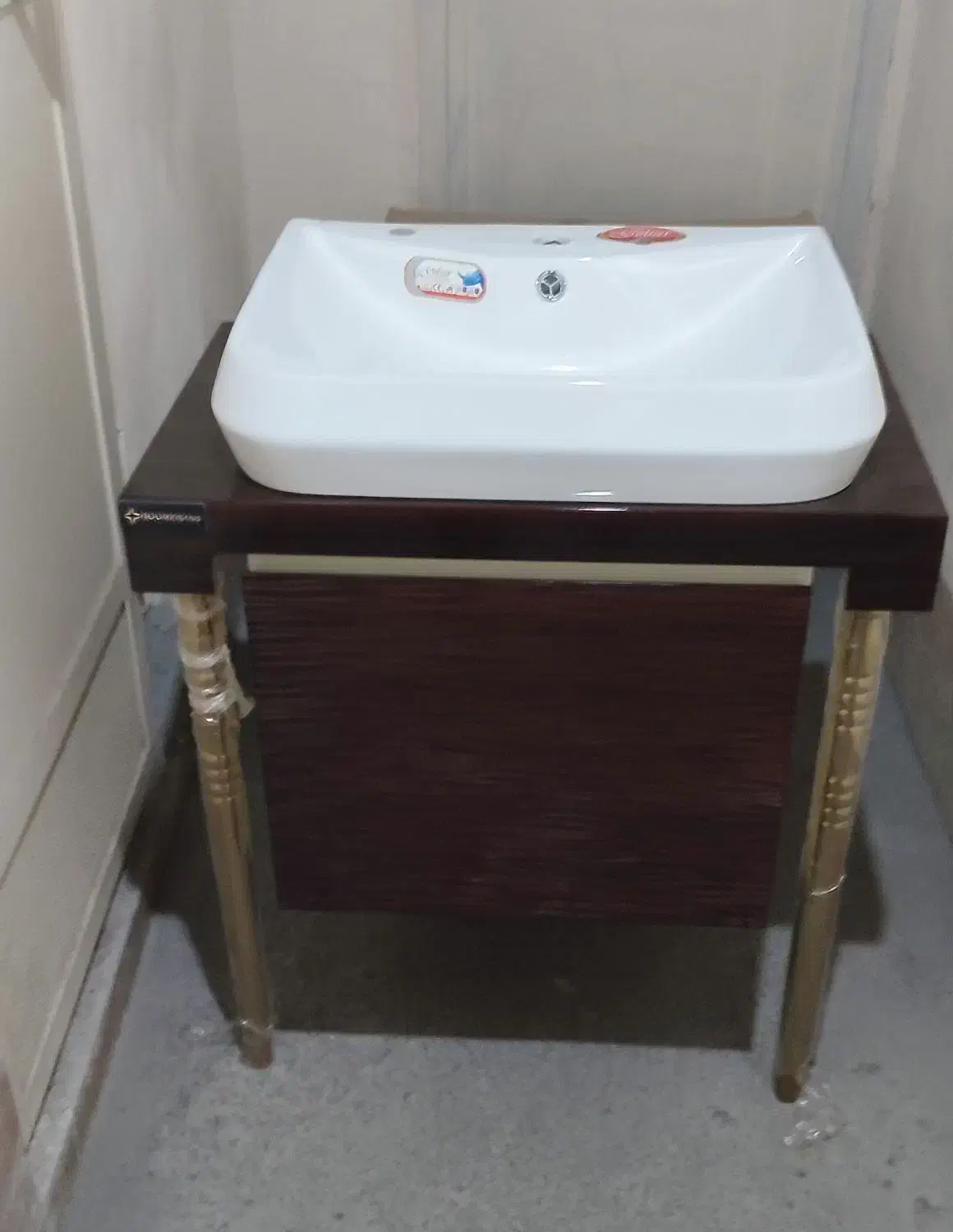 فروش فوری روشویی بومرنگ مدل گراوتی ۶۰|لوازم سرویس بهداشتی|تهران, شهرک محلاتی|دیوار