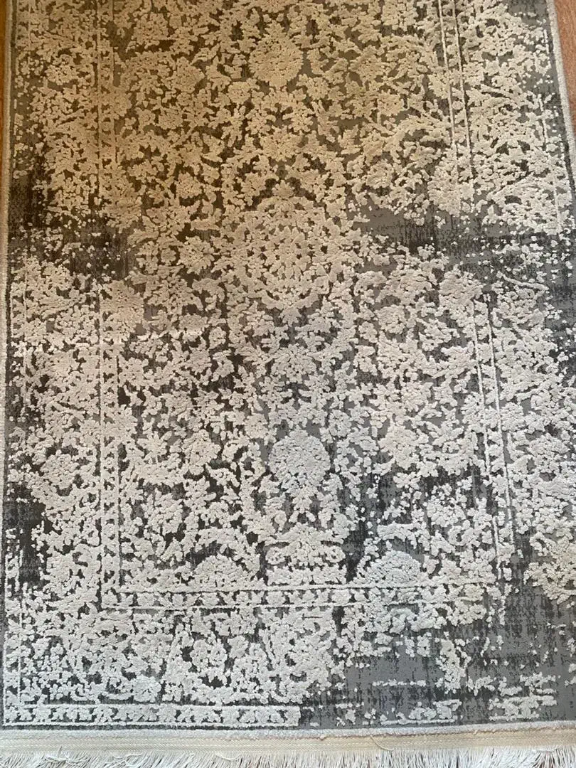 دو عدد فرش یکیش فرش واعدد شکی 1در1/5|فرش|پرند, فاز ۳|دیوار