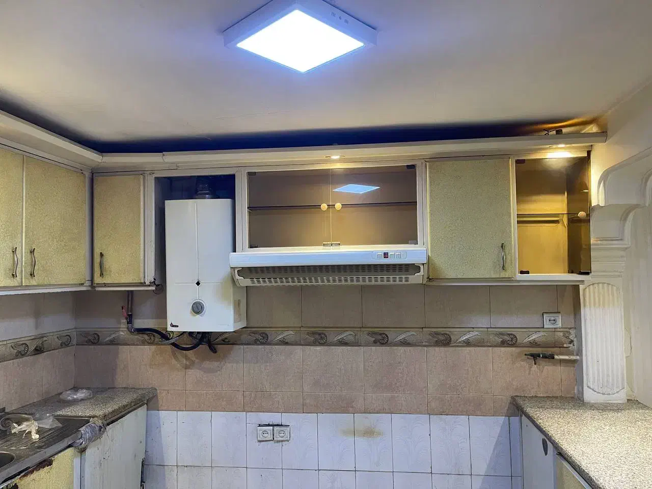 کابینت فلزی و هود|آب‌چکان و نظم‌دهنده ظروف|مشهد, کوشش|دیوار