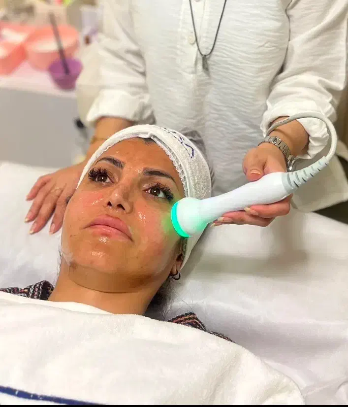 فیشیال تخصصی+ماساژصورت هدیه وتخفیف۲۵٪ تاپایان آبان|خدمات آرایشگری و زیبایی|شیراز, شهرک ایثار|دیوار