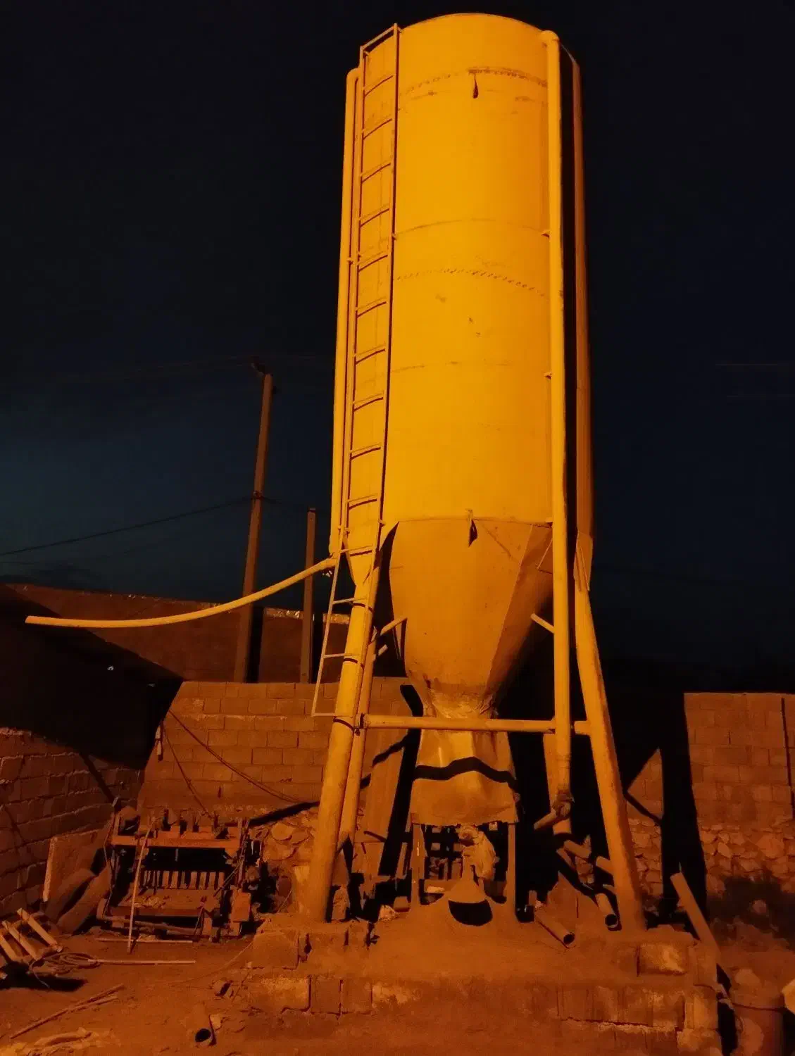 سیلو سیمانی با پاکت پر کن|مصالح و تجهیزات ساختمان|آبپخش, |دیوار