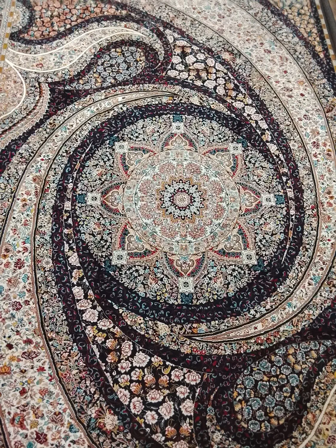 یک عدد فرش ماشینی ۹متری نو|فرش|ماهدشت, |دیوار