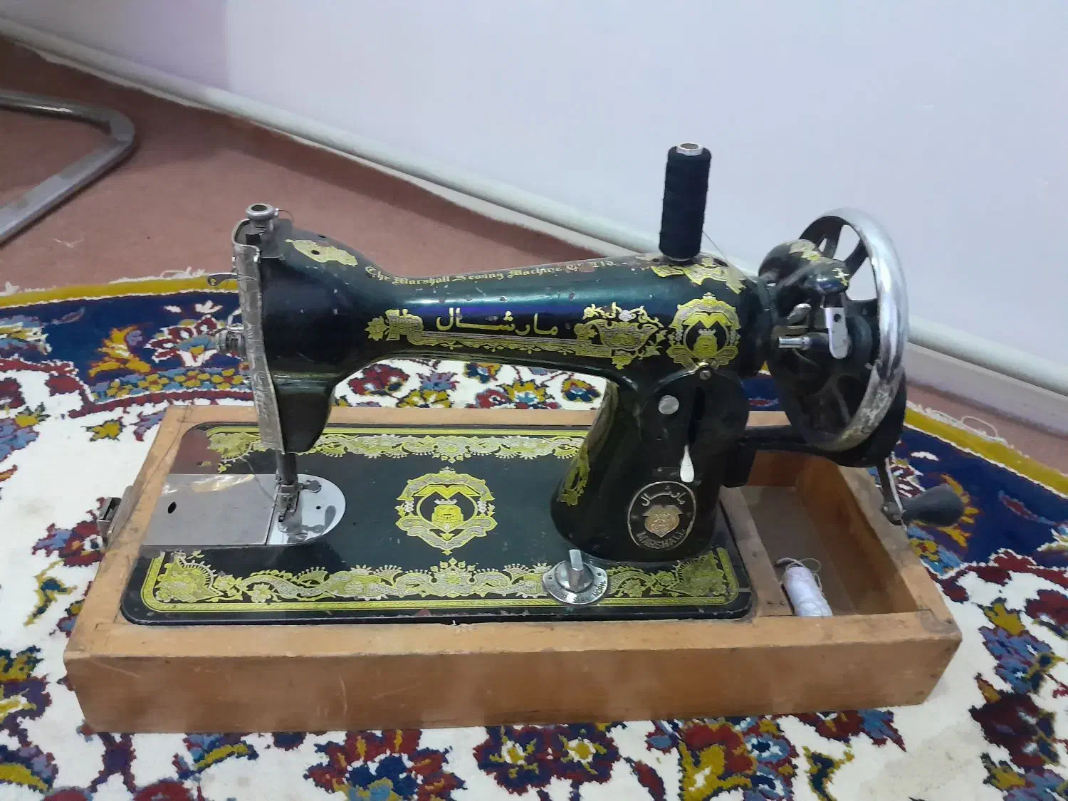 چرخ خیاطی|چرخ خیاطی و ریسندگی|میانه, |دیوار