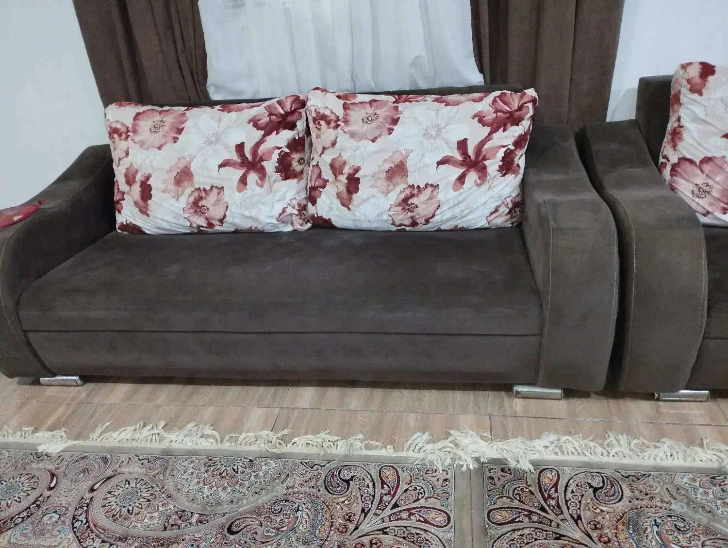 مبل قهوه ای شیک سالم ومحکم ۷نفره|مبلمان خانگی و میز عسلی|سیاهکل, |دیوار