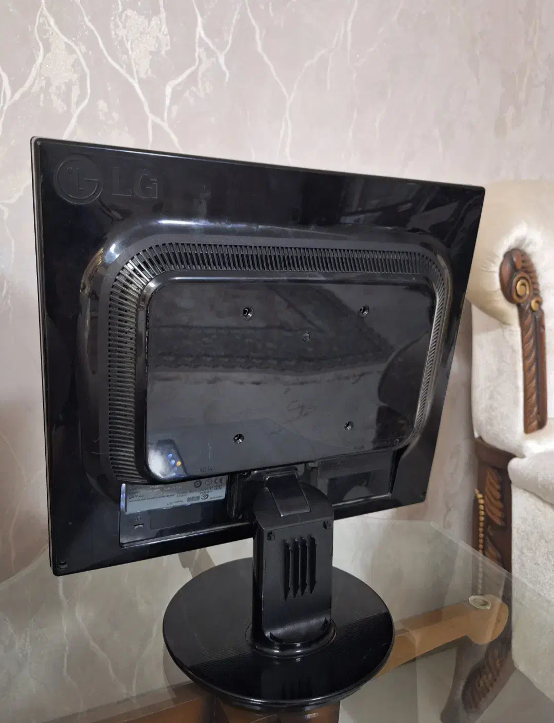 مانیتور ال جی|قطعات و لوازم جانبی رایانه|صدرا-فارس, فاز ۱|دیوار