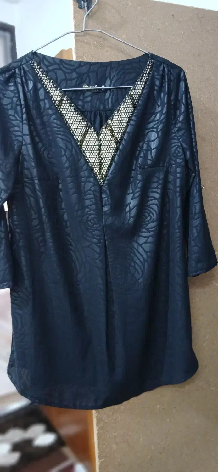 چند عدد لباس|لباس|نیشابور, شریعتی|دیوار