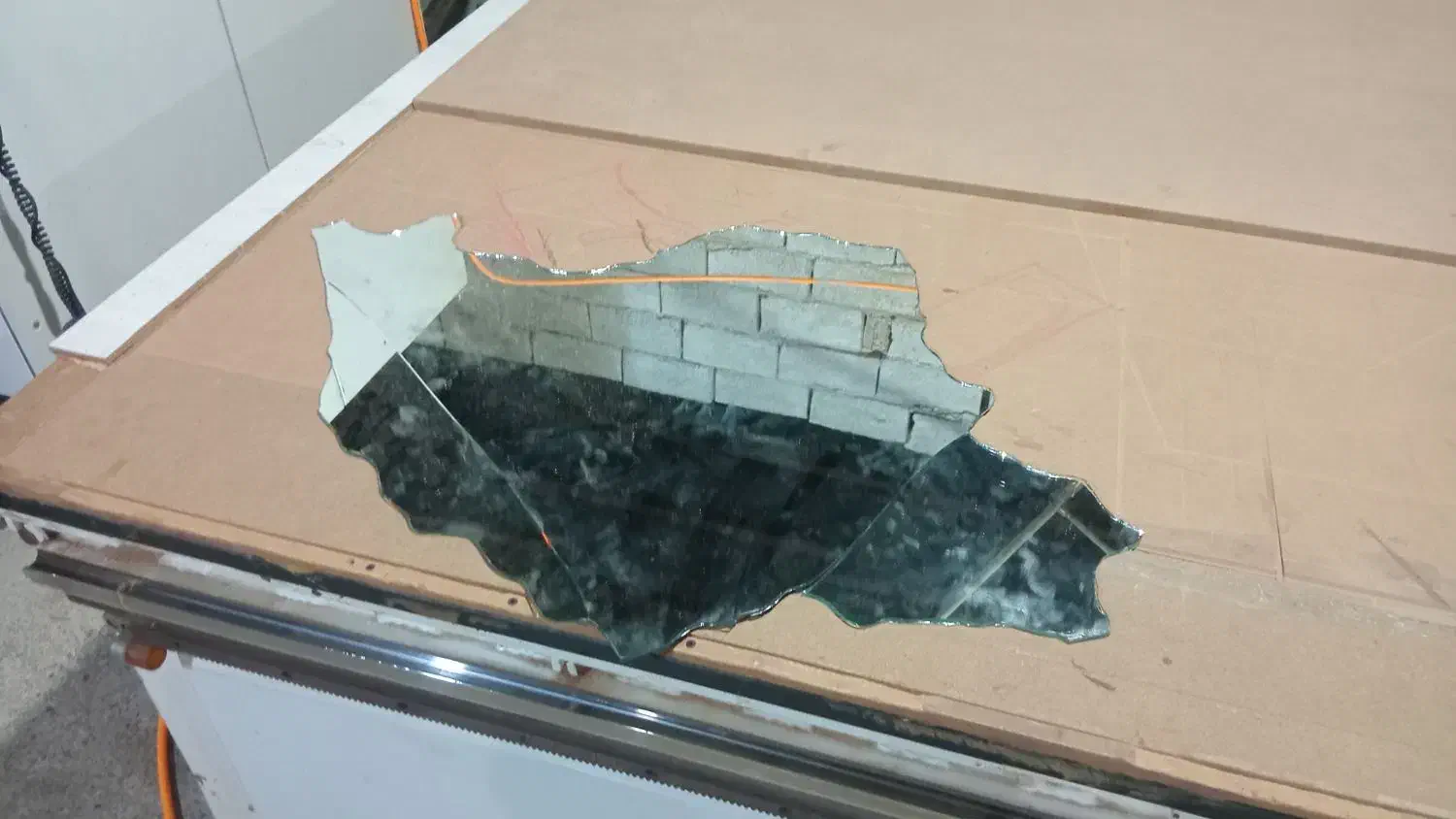 آینه نقشه ایران، انواع آینه دفرمه|آینه|جیرفت, |دیوار