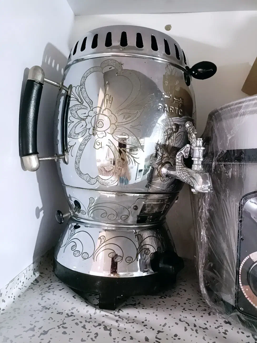 سماور پرتو|سماور، چای‌ساز، قهوه‌ساز|اندیشه, اندیشه فاز ۵|دیوار