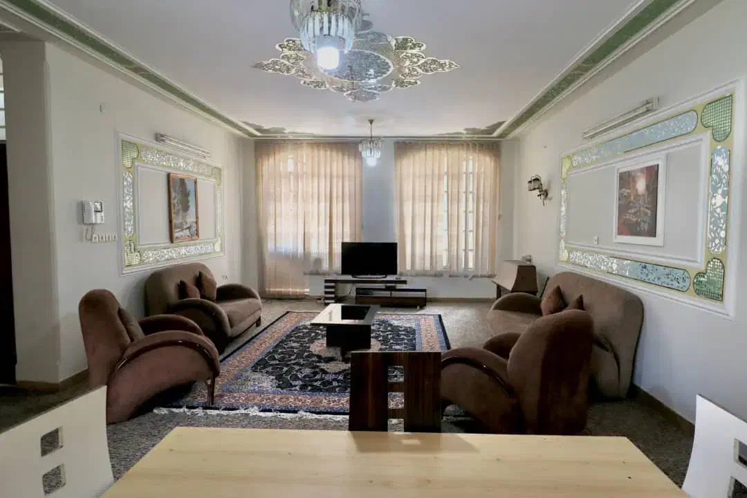 منزل ویلایی مبله|اجارهٔ کوتاه‌مدت آپارتمان و سوئیت|شیراز, شهرک ایثار|دیوار