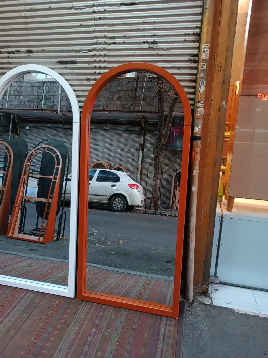 قاب آینه گنبدی چهار خط|آینه|تهران, شهرک ولیعصر جنوبی|دیوار