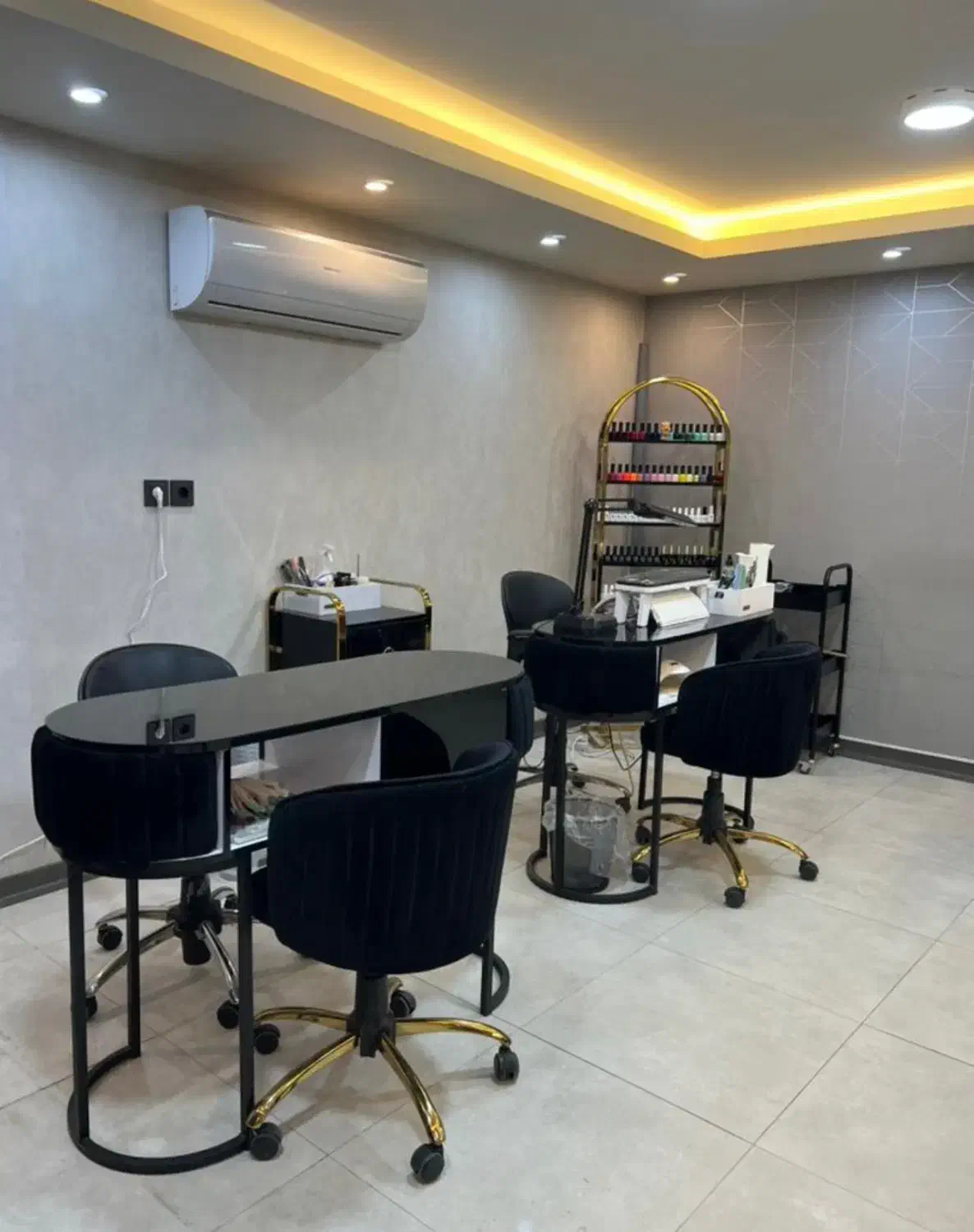 اجاره لاین های زیبایی یک میلیون|خدمات آرایشگری و زیبایی|اصفهان, سعادت‌آباد|دیوار