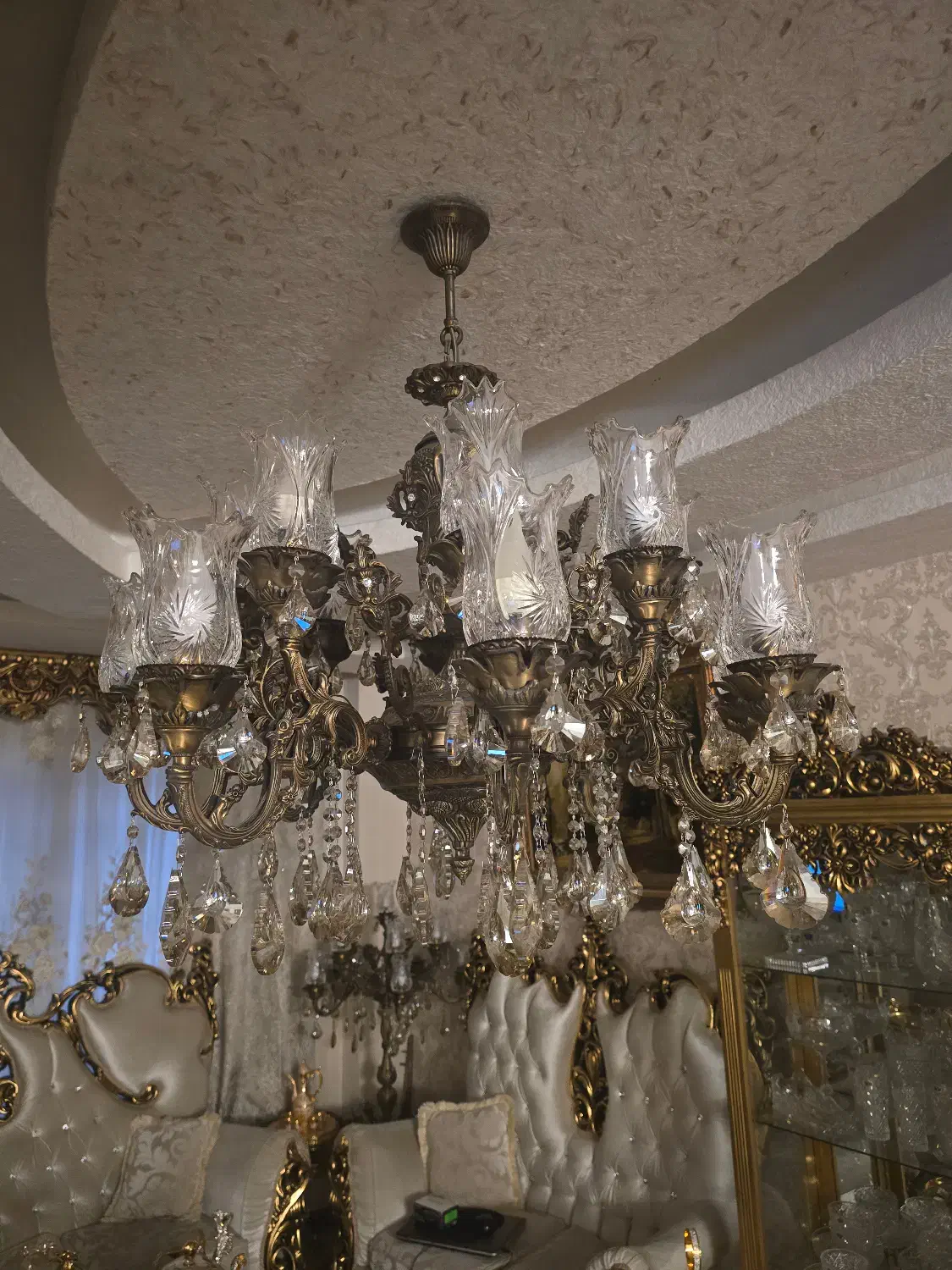 دوعدد لوستر ویک عدد استند برنجی|لوستر و چراغ آویز|تهران, شاهین|دیوار