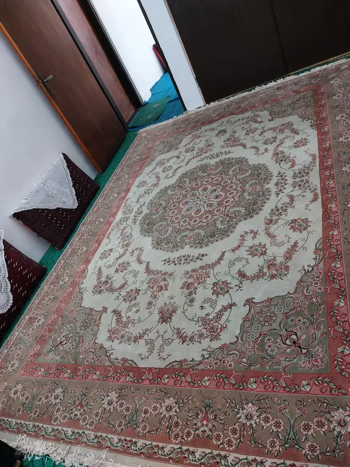 یک تخته فرش ۹ متری اقبال کاشان|فرش|محمودآباد, |دیوار