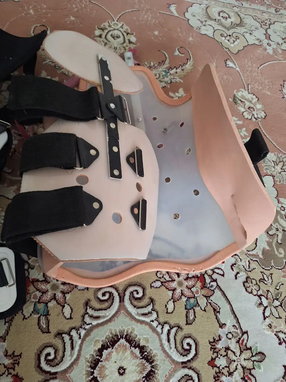 کمربند و گردنبند طبی|آرایشی، بهداشتی، درمانی|شاهین‌شهر, فردوسی|دیوار