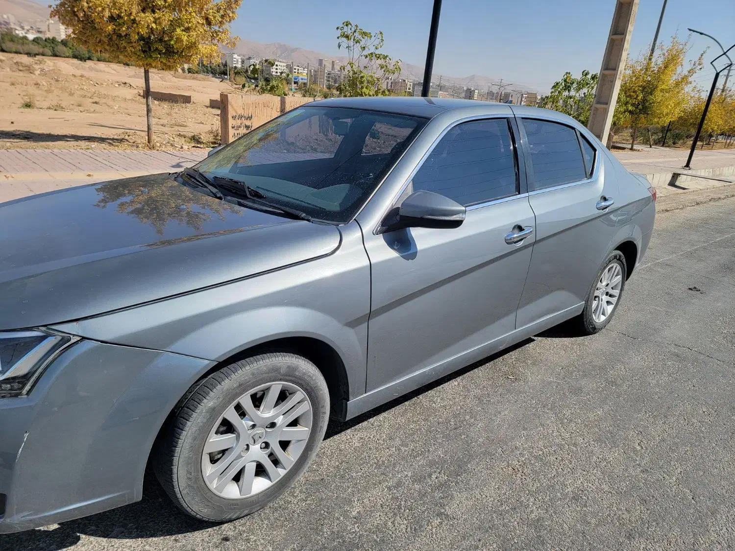 خودرو دنا|خودرو سواری و وانت|صدرا-فارس, فاز ۱|دیوار