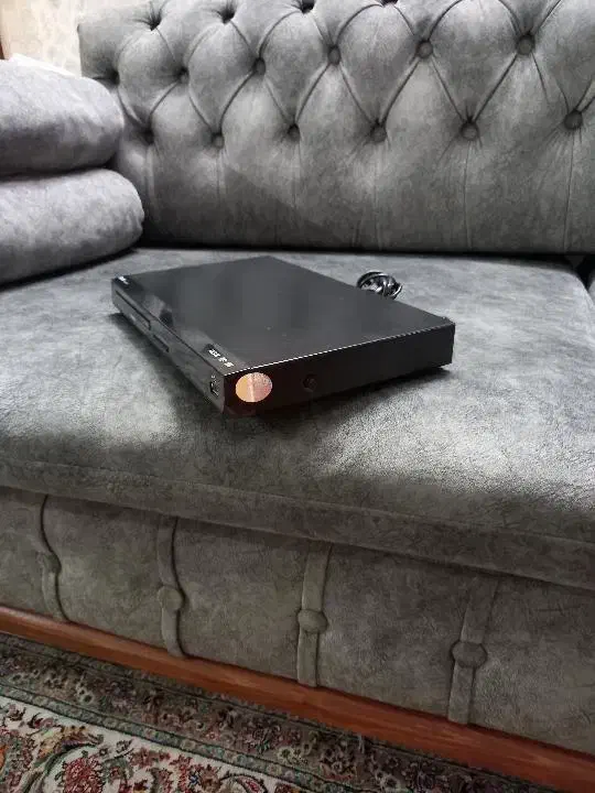 دیجیتال|صوتی و تصویری|ری, سیزده آبان|دیوار