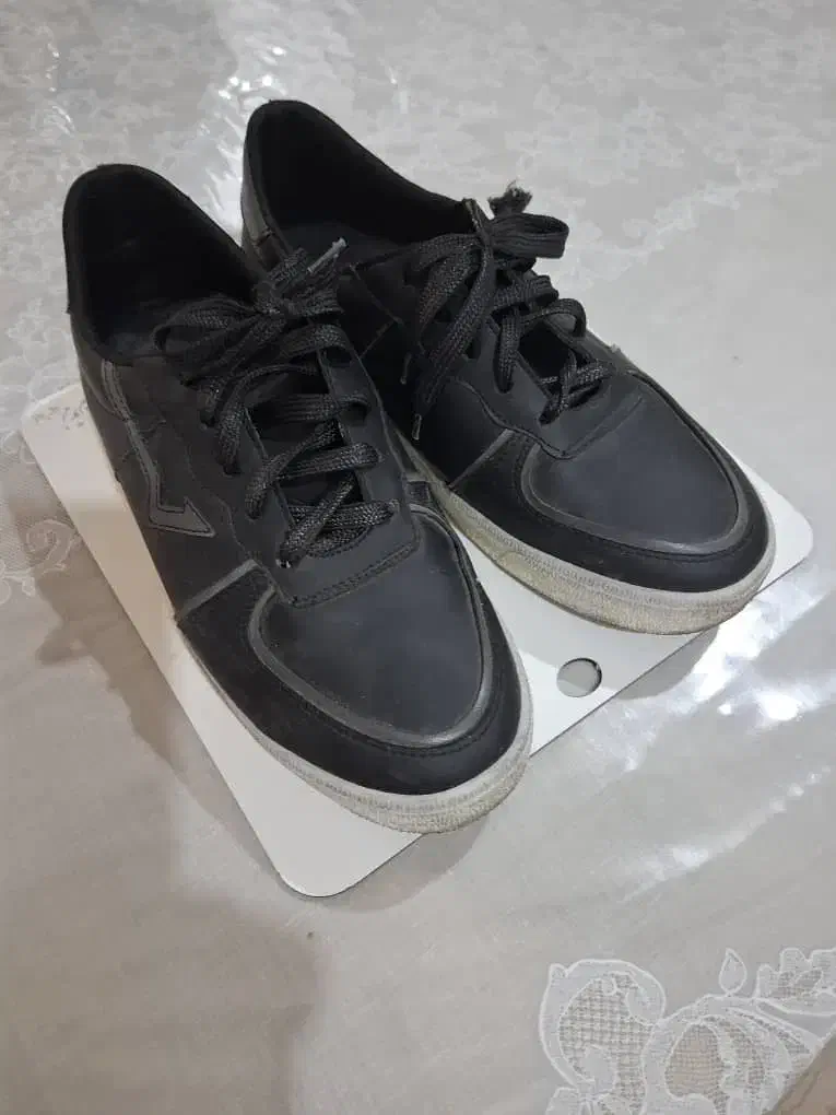 کتونی|کیف، کفش، کمربند|تهران, پرستار|دیوار