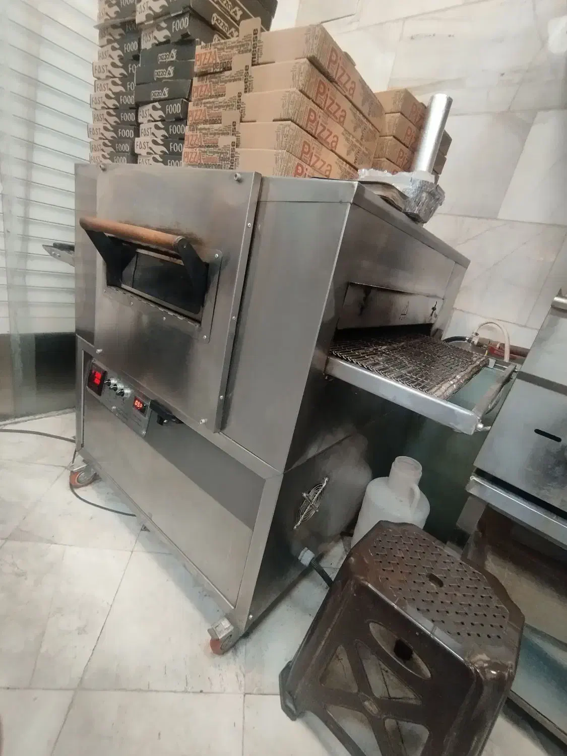 فر پیتزا ریلی|کافی‌شاپ و رستوران|پرند, فاز ۲|دیوار