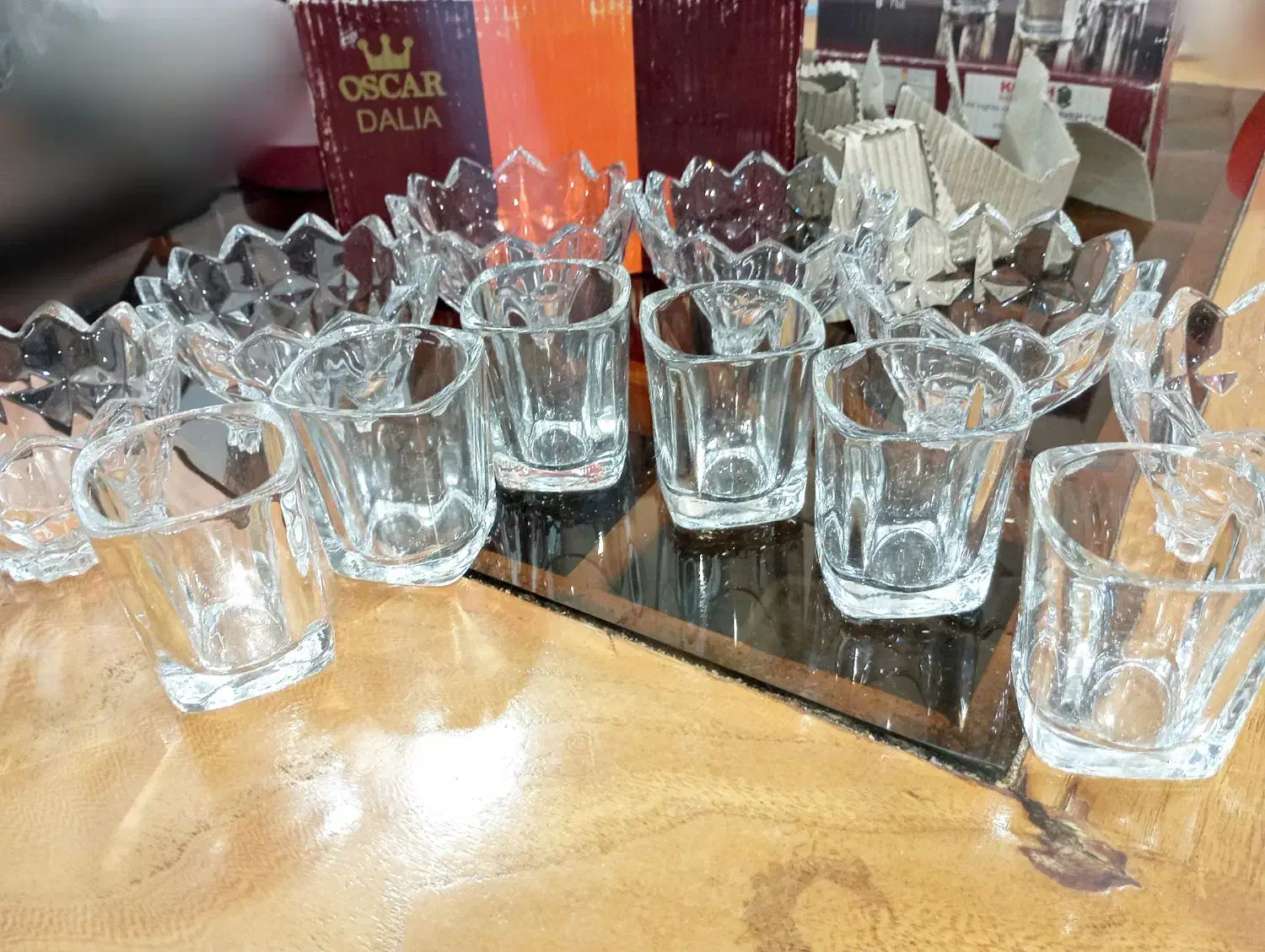 یکدست پیاله زیبا . قوری قدیمی|ظروف سرو و پذیرایی|مشهد, گلبرگ شمالی|دیوار