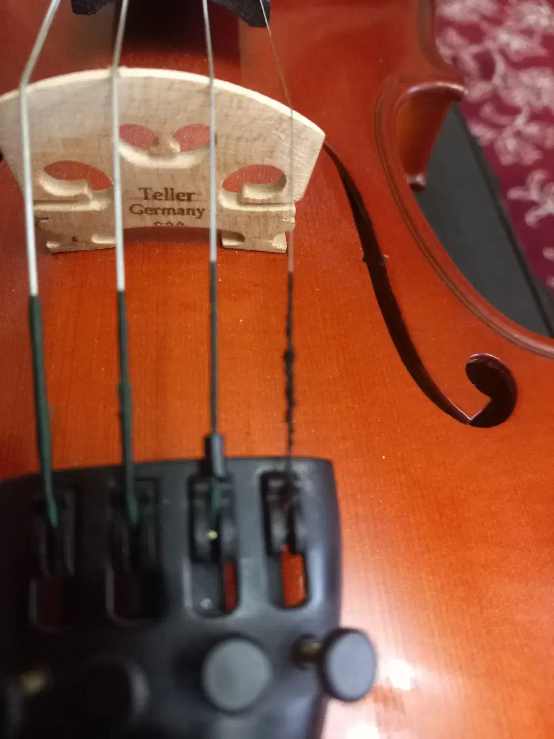 ویولن تی اف۱۴۲|ویولن|اندیشه, اندیشه فاز ۳|دیوار