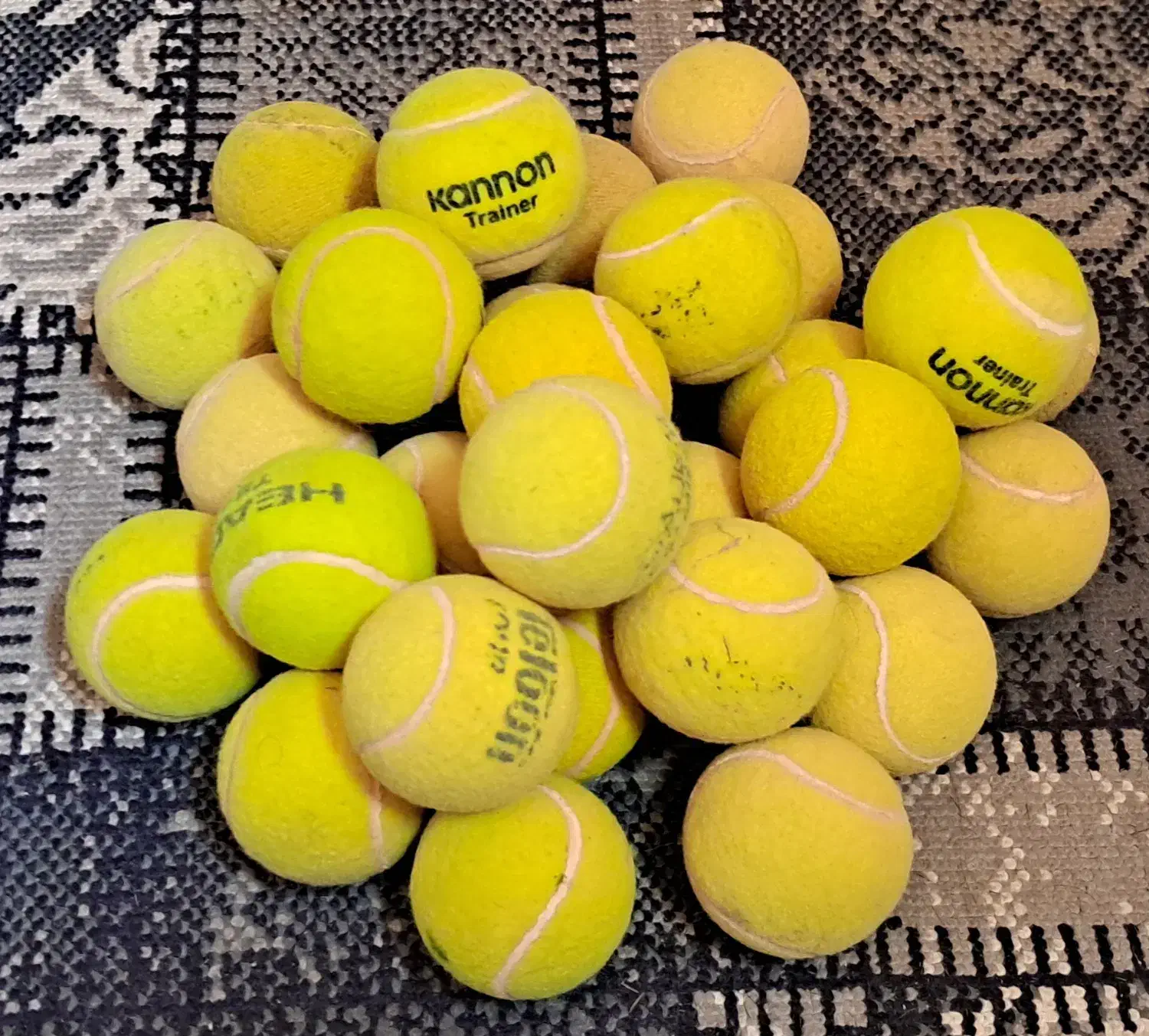 ۲۰عدد توپ مخصوص تنیس|ورزشهای توپی|اصفهان, آبشار|دیوار