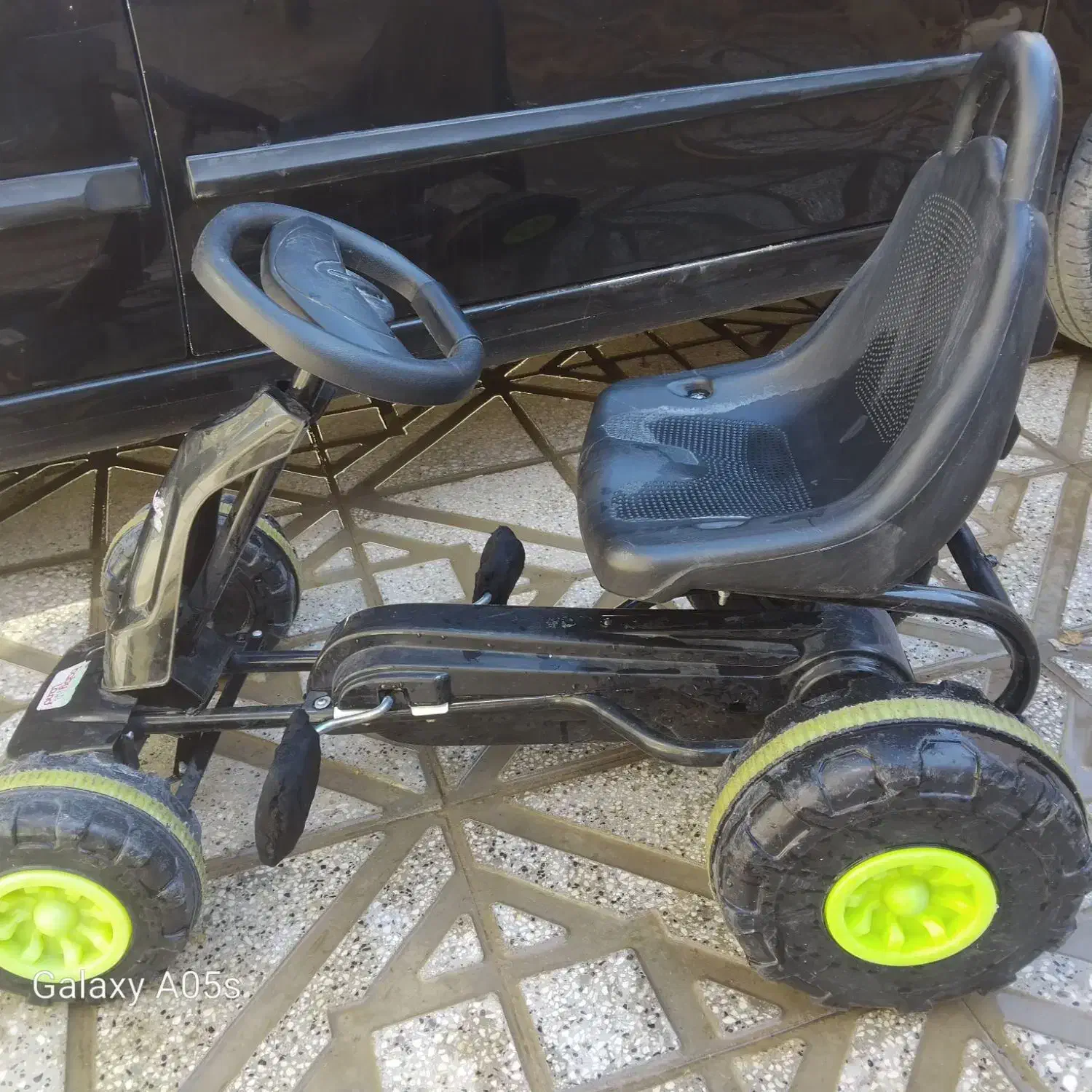 دوچرخه کودک با فرمان هدایت|دوچرخه، اسکیت، اسکوتر|تربتحیدریه, ۴۵ متری|دیوار