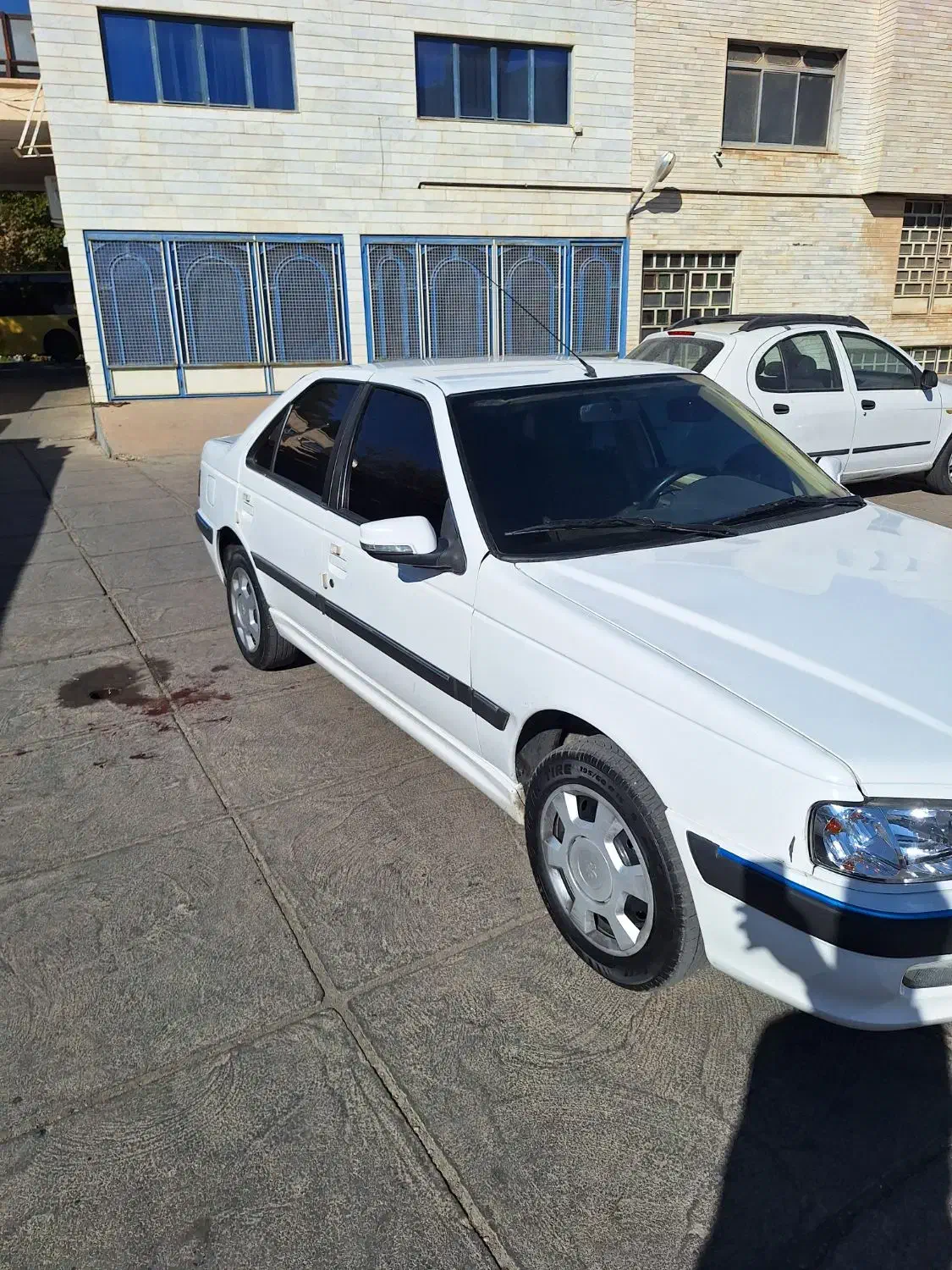 پژوپارس مدل۴۰۲موتورجدید|خودرو سواری و وانت|شاهرود, |دیوار