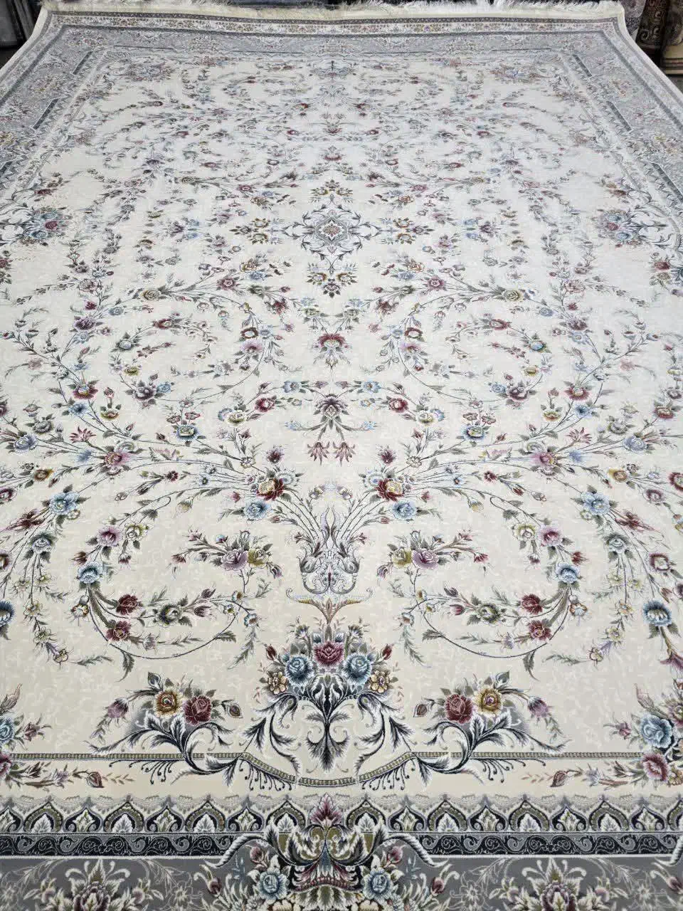 فرش حراجی ۱۲۰۰ شانه ۵۰ درصد زیر قیمت|فرش|بیرجند, |دیوار