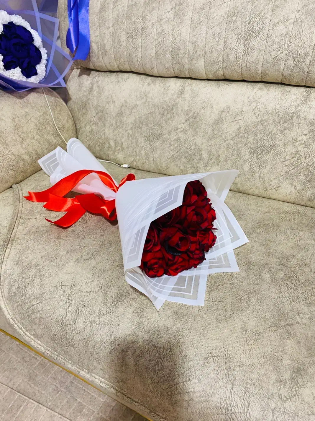 دسته گل روز مادر وروز زن|گل مصنوعی|شوط, |دیوار