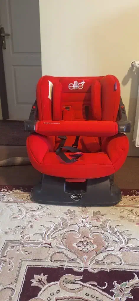 صندلی خودرو کودک|تخت و صندلی بچه|شاهین‌شهر, خانه کارگر|دیوار