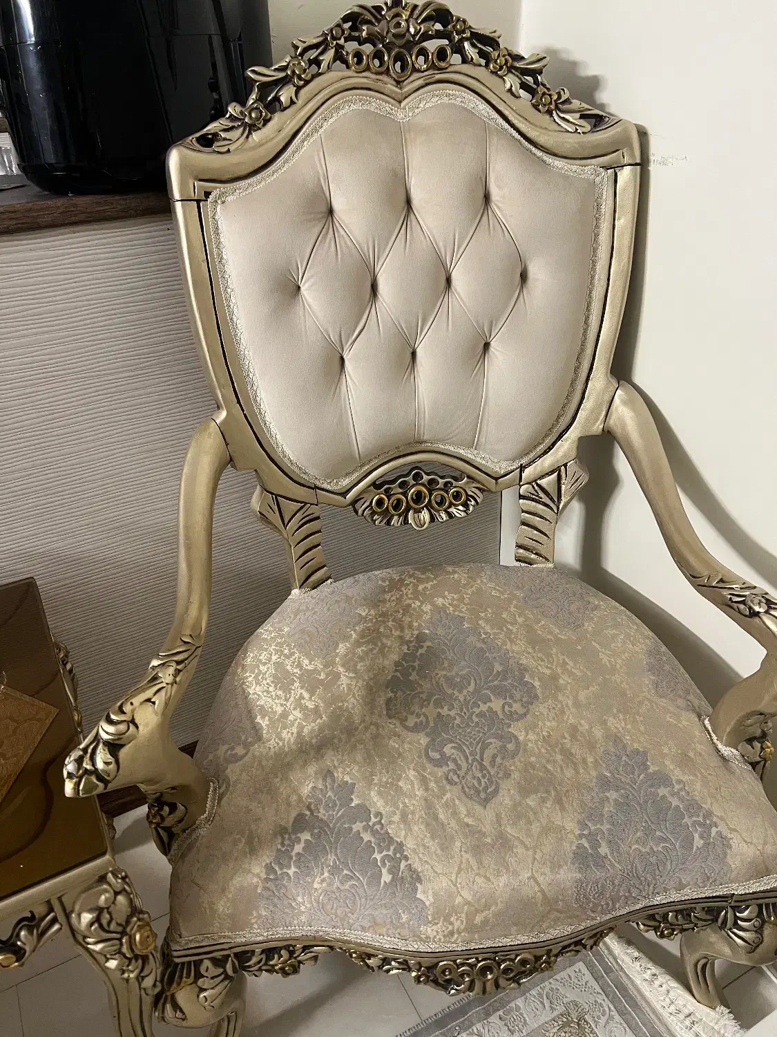 مبلمان ۷نفره همراه با میزناهارخوری|مبلمان خانگی و میز عسلی|تهران, نیکنام|دیوار