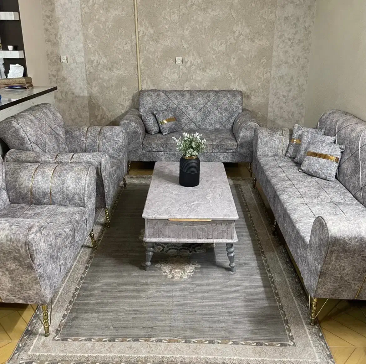 مبل ۷ نفره|مبلمان خانگی و میز عسلی|شاهین‌شهر, عطار|دیوار