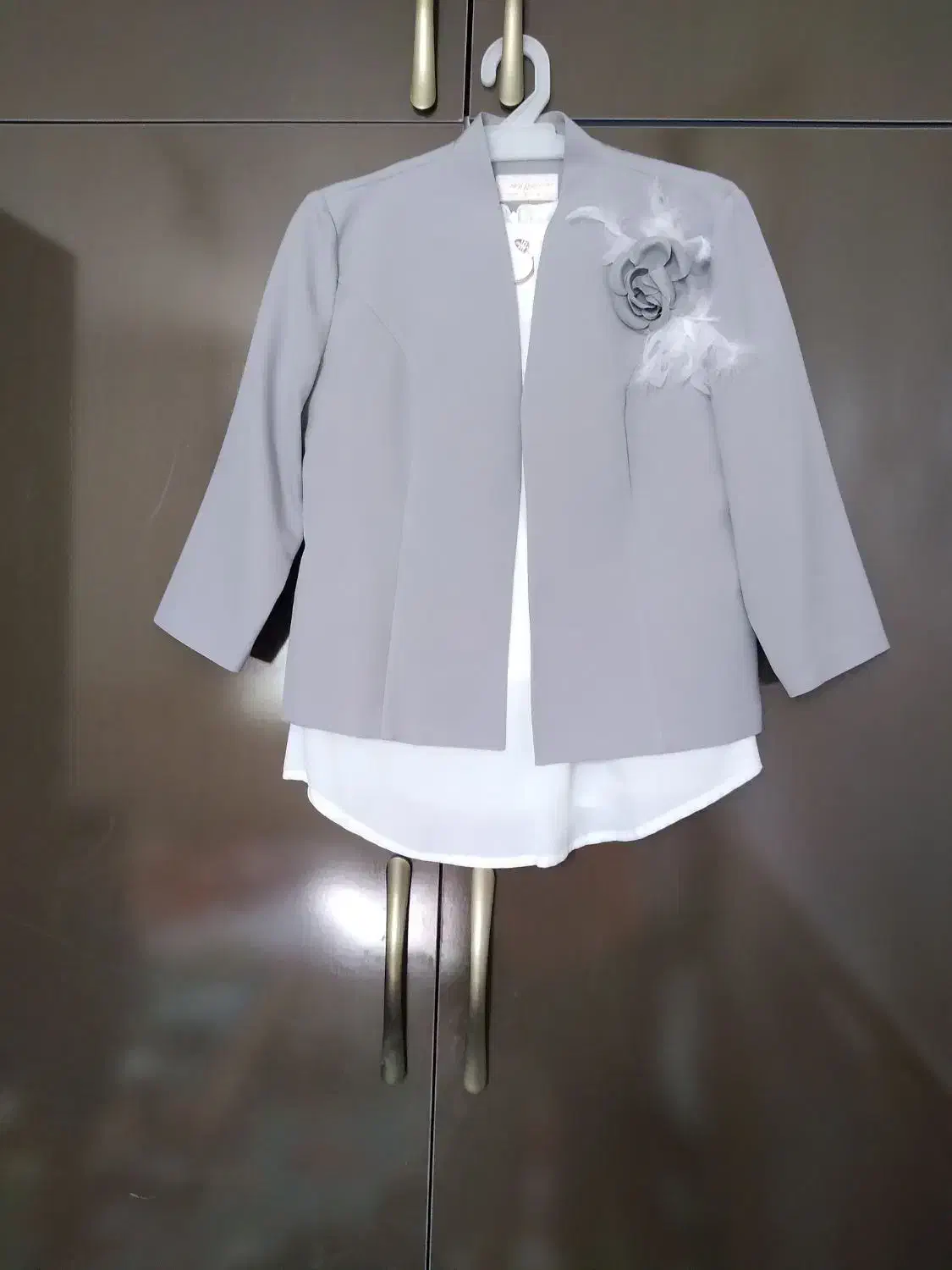 لباس مجلسی زنانه|لباس|بروجن, |دیوار