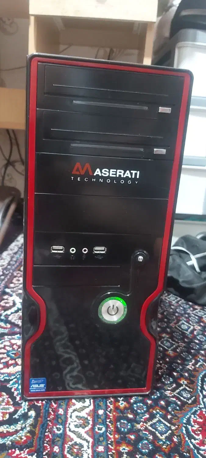 کامپیوتر و مانیتور|رایانه رومیزی|بروجرد, |دیوار