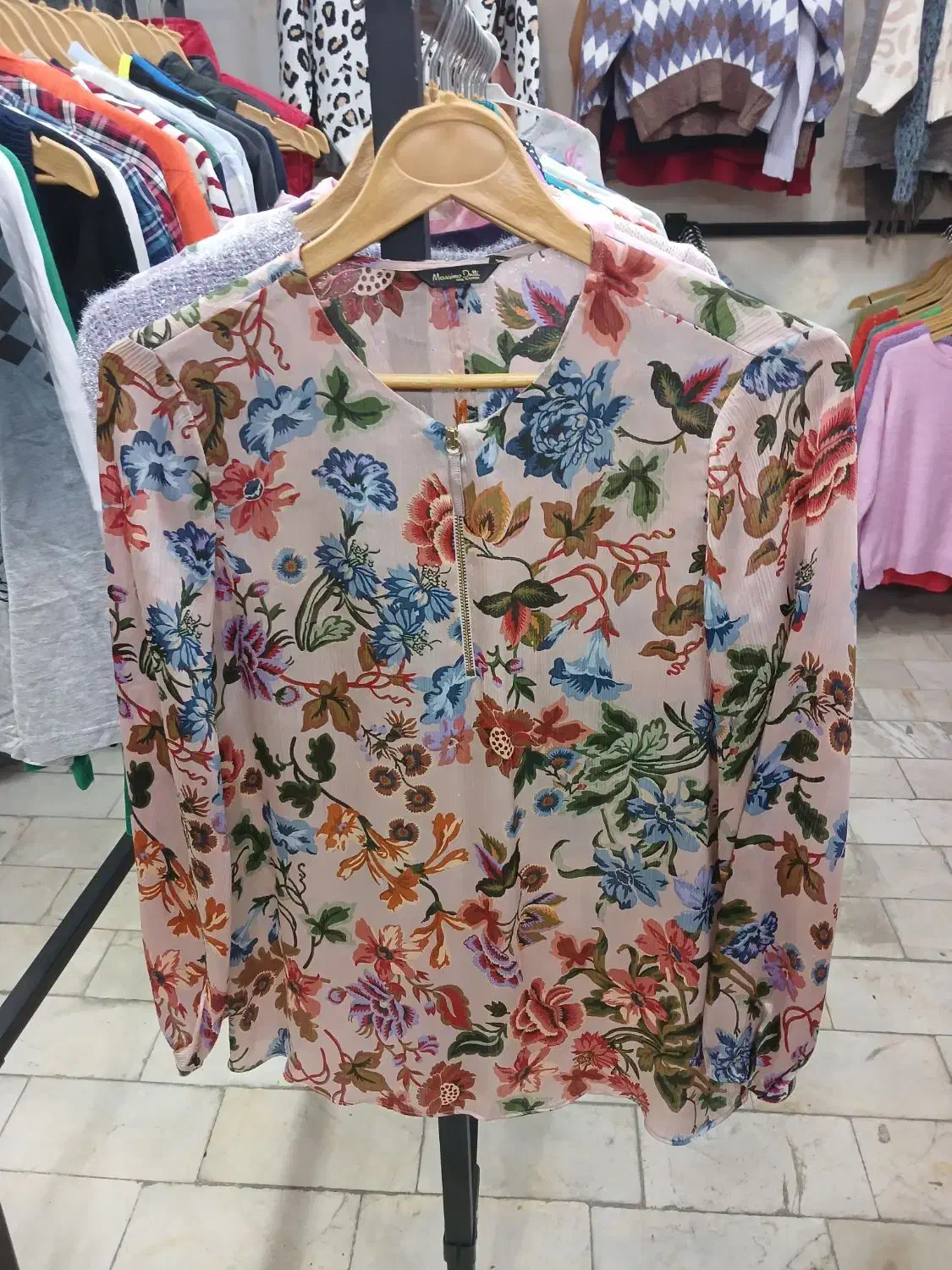 بلوز|لباس|ری, دیلمان|دیوار