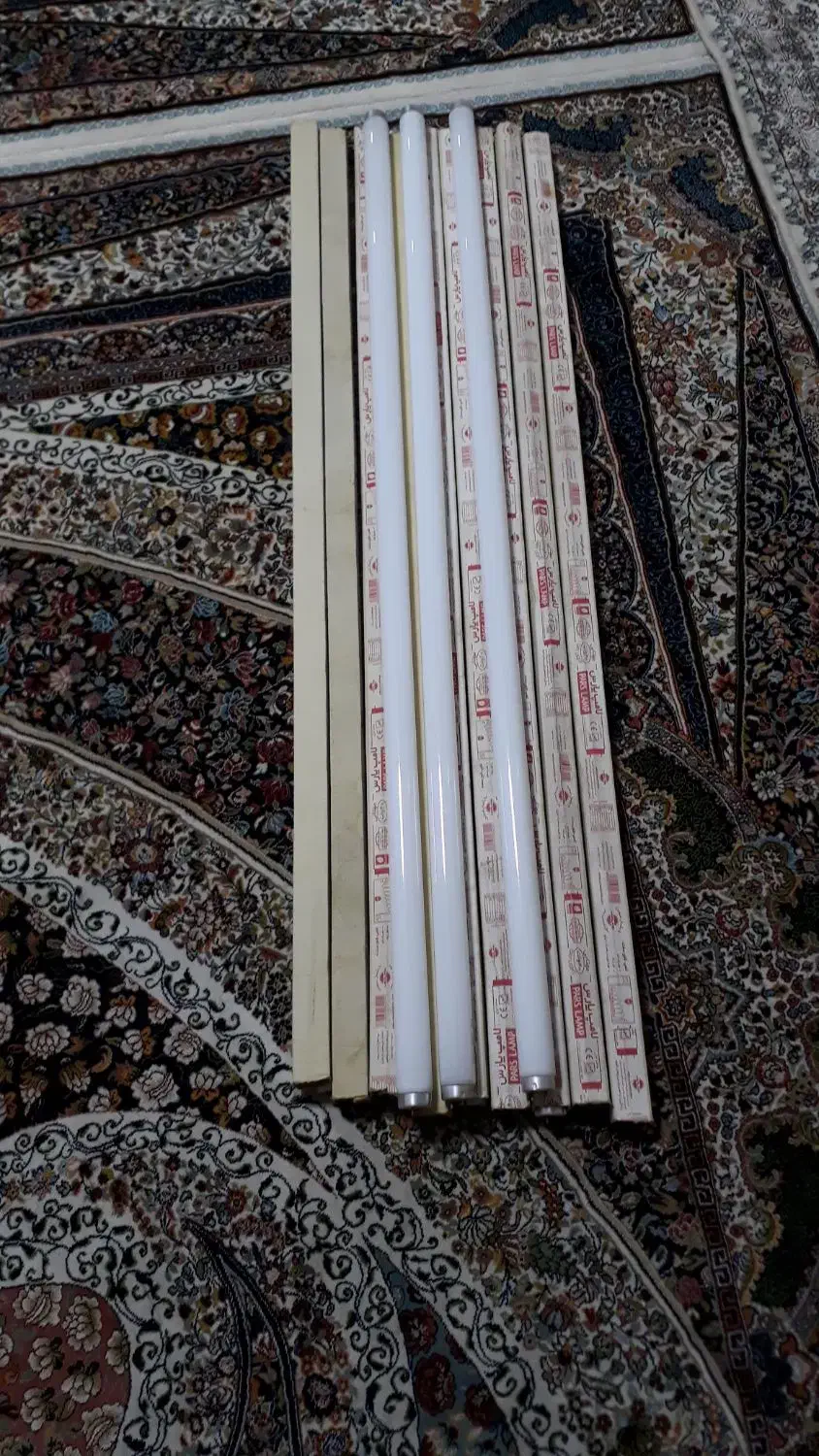 ۹عددلامپ مهتابی نو ۴۰وات پارس قیمت ۴۰۰تومن|لامپ و چراغ|پاکدشت, پاکدشت (مامازند)|دیوار