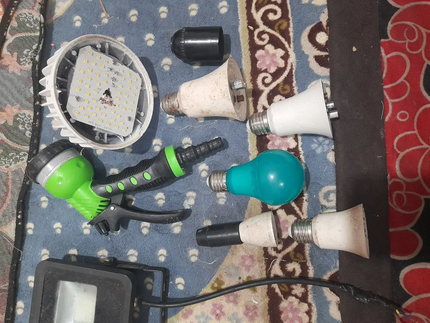 تعدادی لامپ ودار واره|حراج|بم, |دیوار